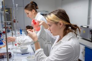 MLADÝ CHEMIK 2023 1
